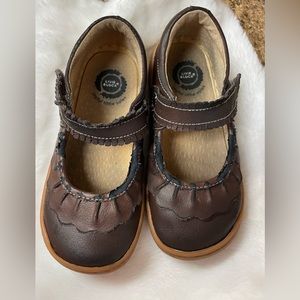 Livie & Luca Toddler Girl size 11 Mary Jane’s Brown leather Rubber sole shoes